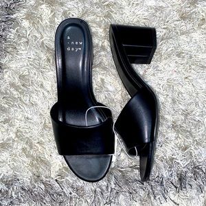 ‼️NEW‼️A NEW DAY Black block heel slides sz 8